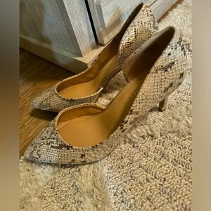 Kelly & Katie Driella Snakeskin Pumps | Size 10